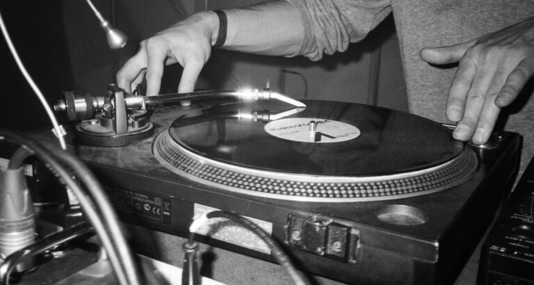 Basic Step-by-step Tips For Those Music Downloads