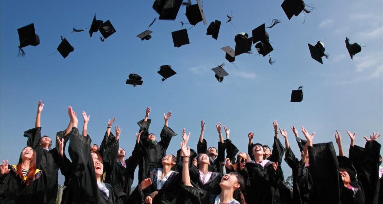 Succeed At College By Using These Tips